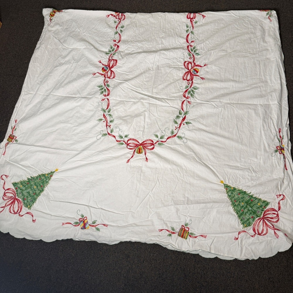 Christmas Embroidered Cotton Tablecloth Trees Ornaments Gifts Ribbon 110X60 Note